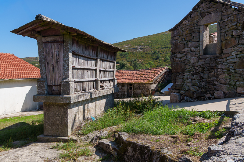 260906_Getreidespeicher Serra da Freita